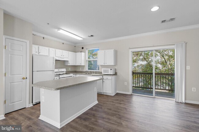 Foto del edificio - 21844 Kelsey Square