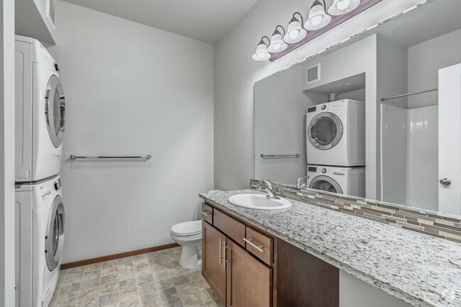 Cambridge Place - 628SF - Bathroom - Cambridge Place/Madison Place