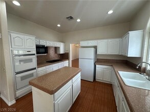 Building Photo - 2109 N Cedar Hills St