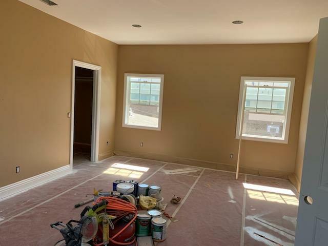 Foto del edificio - 8672 Lampson Ave