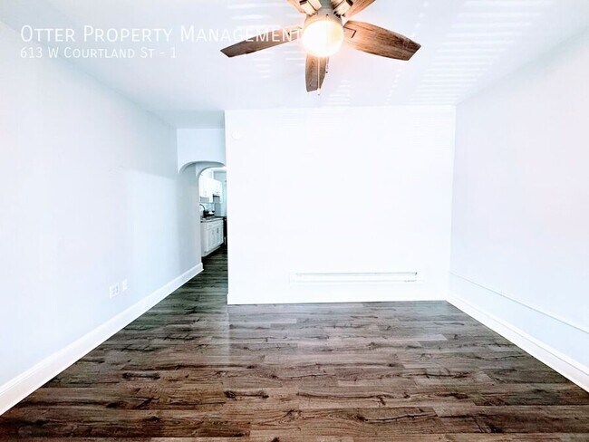 Foto del edificio - 613 W Courtland St