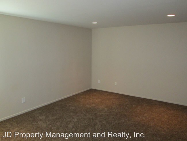 Building Photo - 866 Alveda Ave