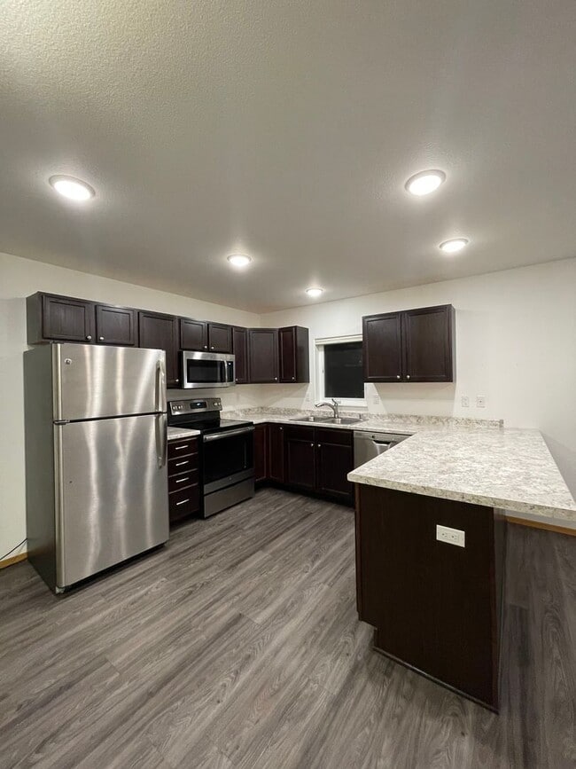 Building Photo - War Eagle Ct. (2690)