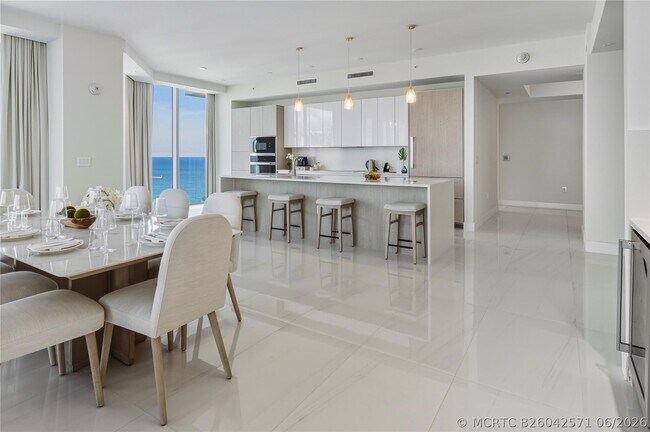 Building Photo - 3100 N Ocean Dr