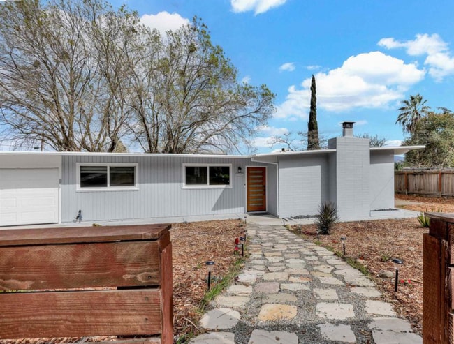 Building Photo - 1167 Temple Dr