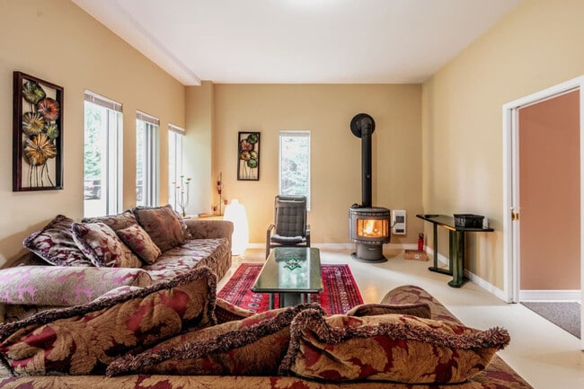 Photo du bâtiment - 580 Chem. des Sternes