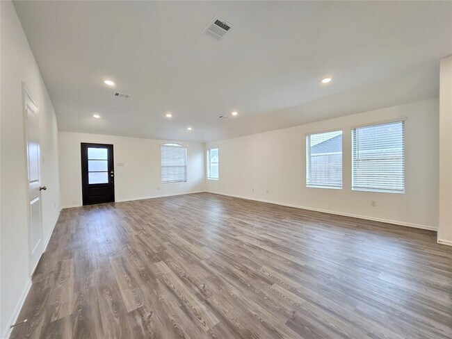 Building Photo - 3814 River Sand Rd