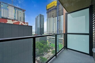 Building Photo - 84 East Ave