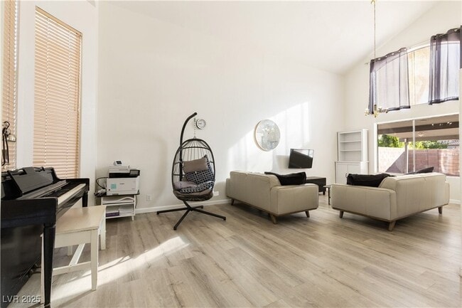 Foto del edificio - 7820 Mount Angel Dr