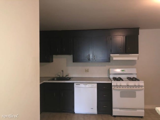 Building Photo - 2 br, 1 bath Apartment - 101 Upton Street
