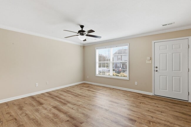 Foto del edificio - Knoxville 37912 - 2 bedroom 1.5 bath condo - call Jean Chung 865-386-1022