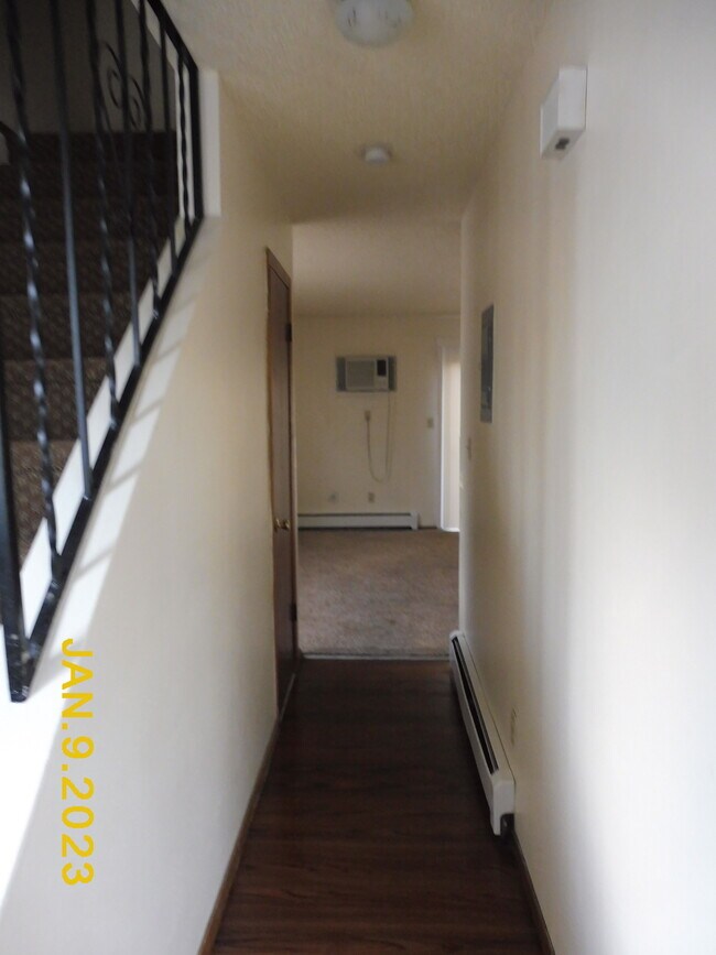 Foto del edificio - 30 Emery Way