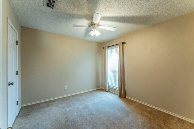Building Photo - 7508 Rall Cir