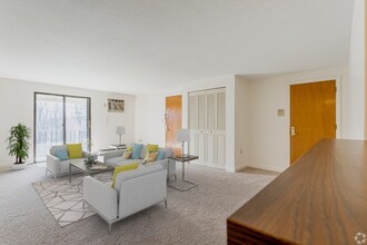 Town and Country Apartments photo'