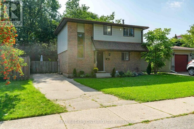 Building Photo - 232 Cedarwoods Crescent