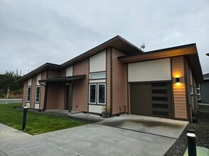 Building Photo - 3005 Nellie Wy