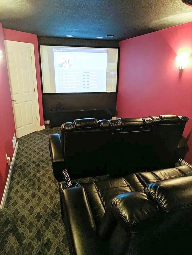 Building Photo - Spacious 4bed 3.5bath Single Family Home i...