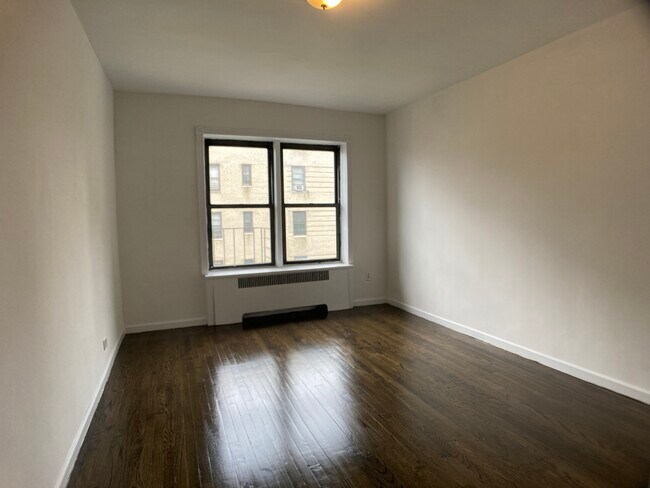 Foto del edificio - 690 Fort Washington Ave
