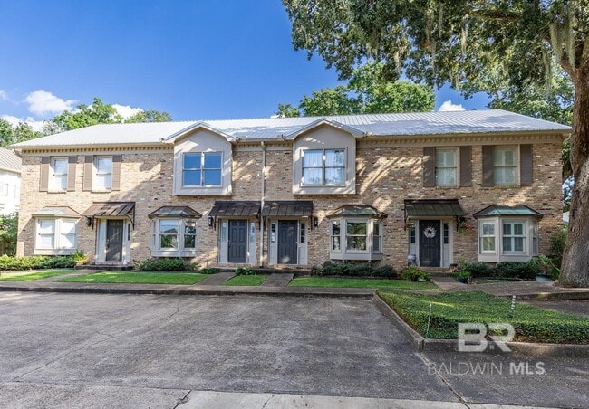 Building Photo - 359 S Mobile St