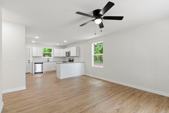 Building Photo - 3 Bedroom | 2 Bathroom | Marionville | Granite | Stainless Steel Appliances | Brand New!