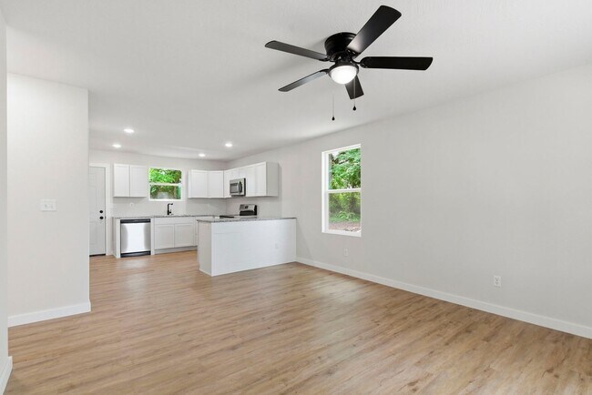 Foto del edificio - 3 Bedroom | 2 Bathroom | Marionville | Granite | Stainless Steel Appliances | Brand New!