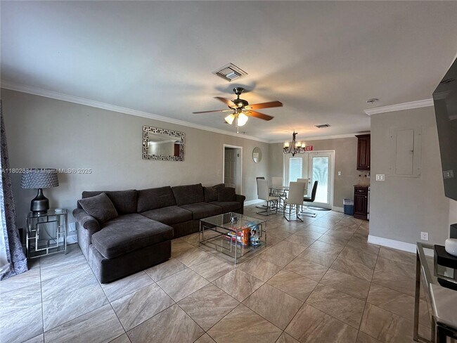 Foto del edificio - 801 SW 20th Ave