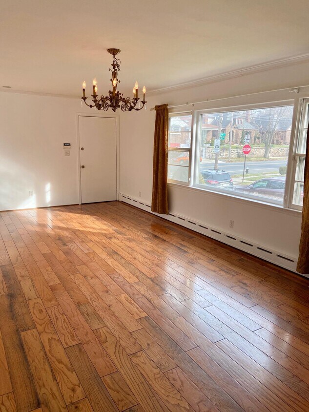 1436 Bay St, Staten Island, NY 10305 Townhome Rentals in Staten Island NY