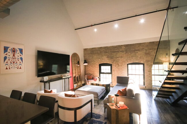 Building Photo - 31 Powerhouse St