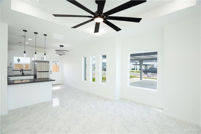 Foto del edificio - 11 S Xanthia St