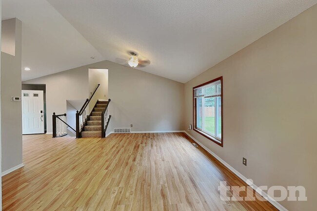 Foto del edificio - 7429 Chesham Ln