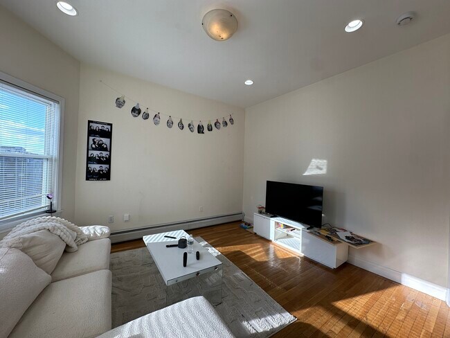 Livingroom - 143 Hillside St