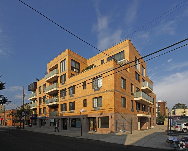 Foto principal - 311 St Nicholas Ave