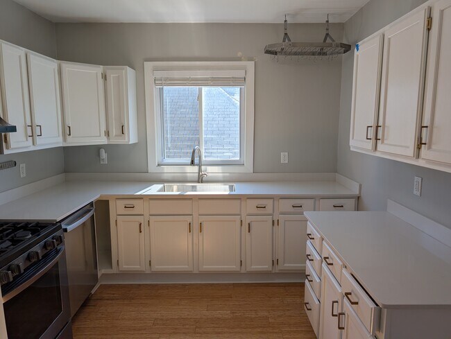 Building Photo - 1298 Marshall Ave