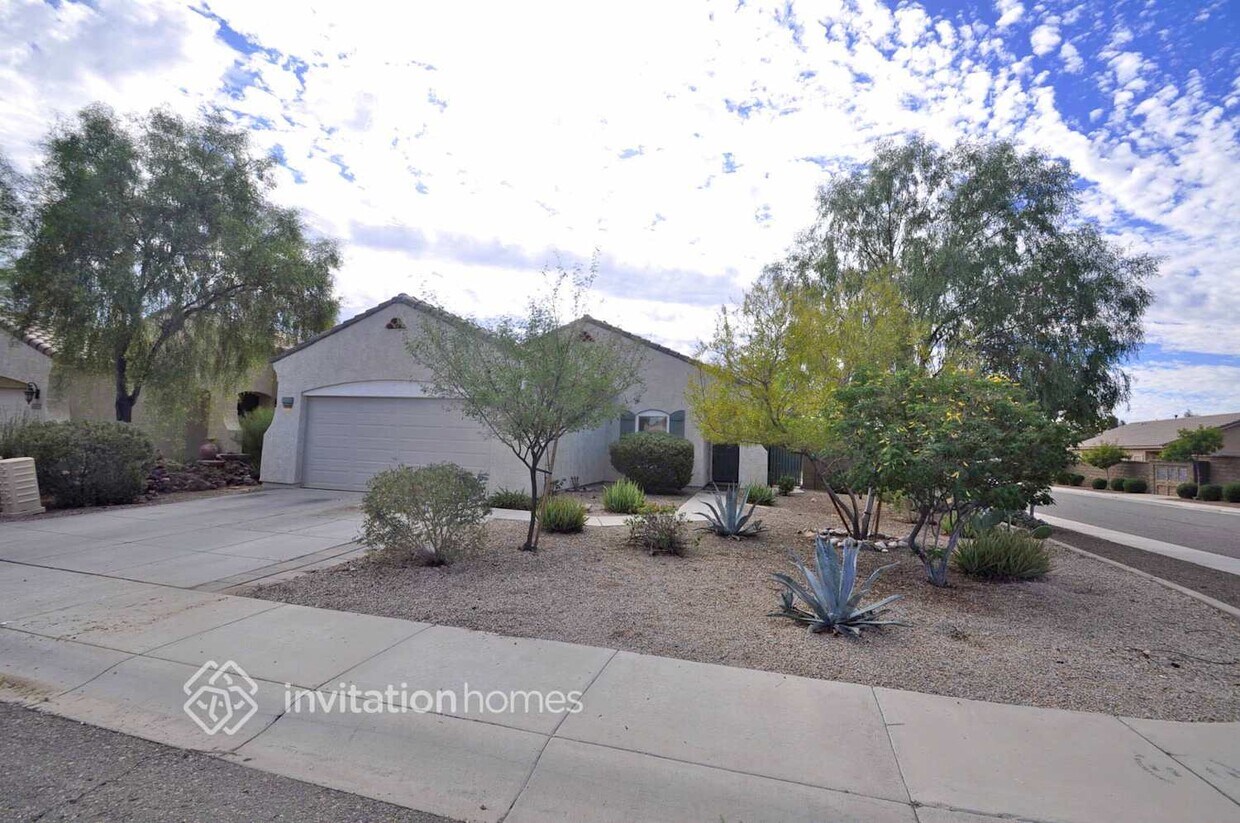 Foto principal - 17137 W Saguaro Ln