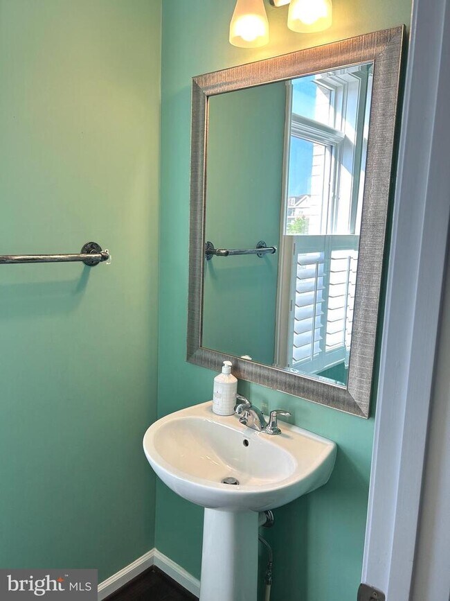 Building Photo - 1310 Ribbon Limestone Terrace SE