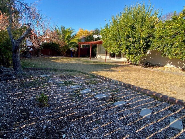 Building Photo - 33941 MacMillan Way