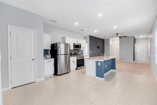 Building Photo - 8716 Sportsman Lp