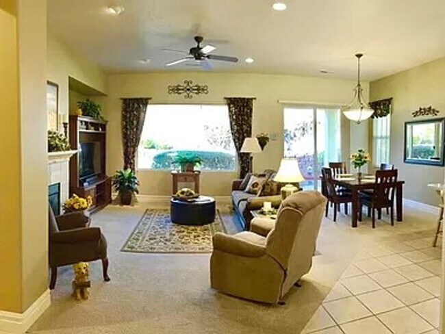 Foto del edificio - Charming 2 bedroom 2 bathroom home in Sunb...
