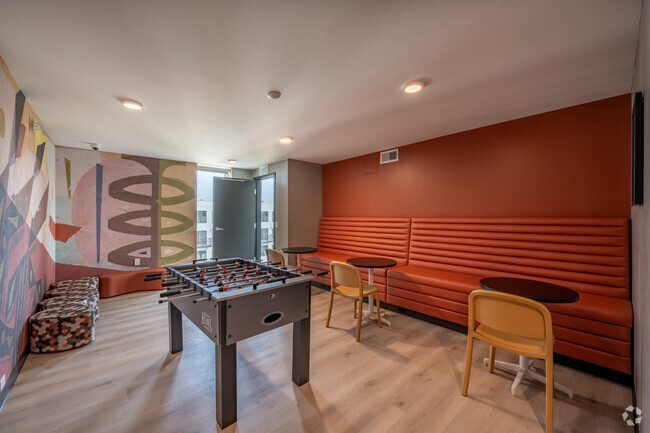 Skybox Game Room - Ernestine Apartments