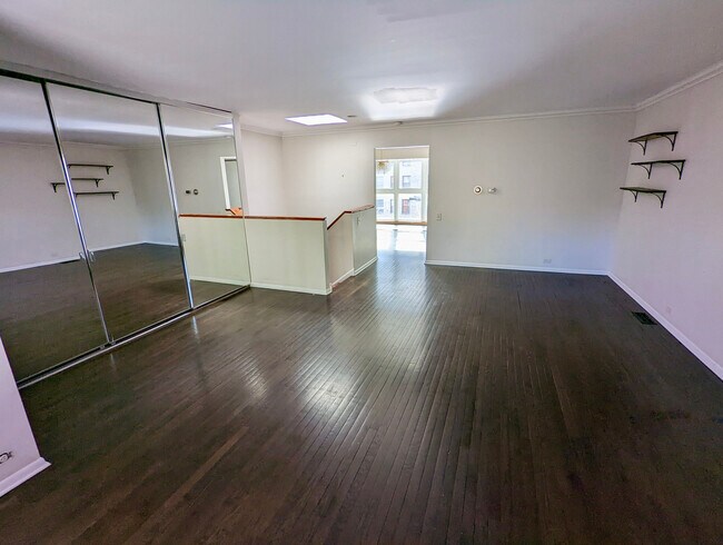 Foto del edificio - 5400 S Hyde Park Blvd