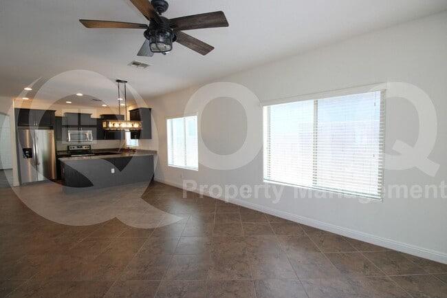 Foto del edificio - 1686 W Paisley Dr