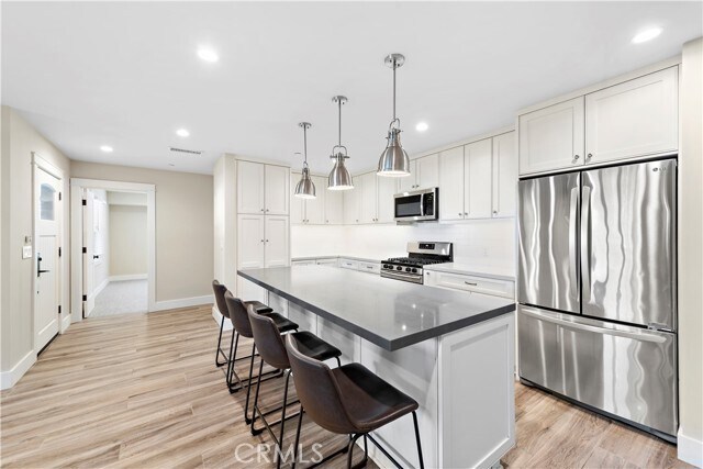 Foto del edificio - 826 Cliff Dr