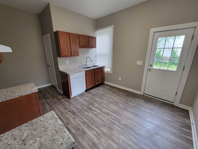 Building Photo - 3536 Idlewild Ave 3BR/1.5BA (Cincinnati)