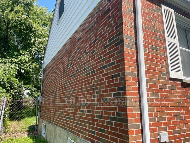Building Photo - 7525 Marillac Dr
