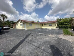 Building Photo - 3600 Riverside Dr