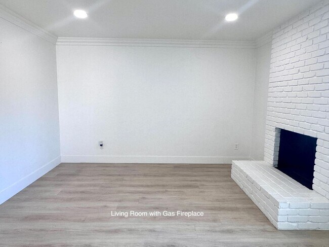 Building Photo - 2863 Carmar Way