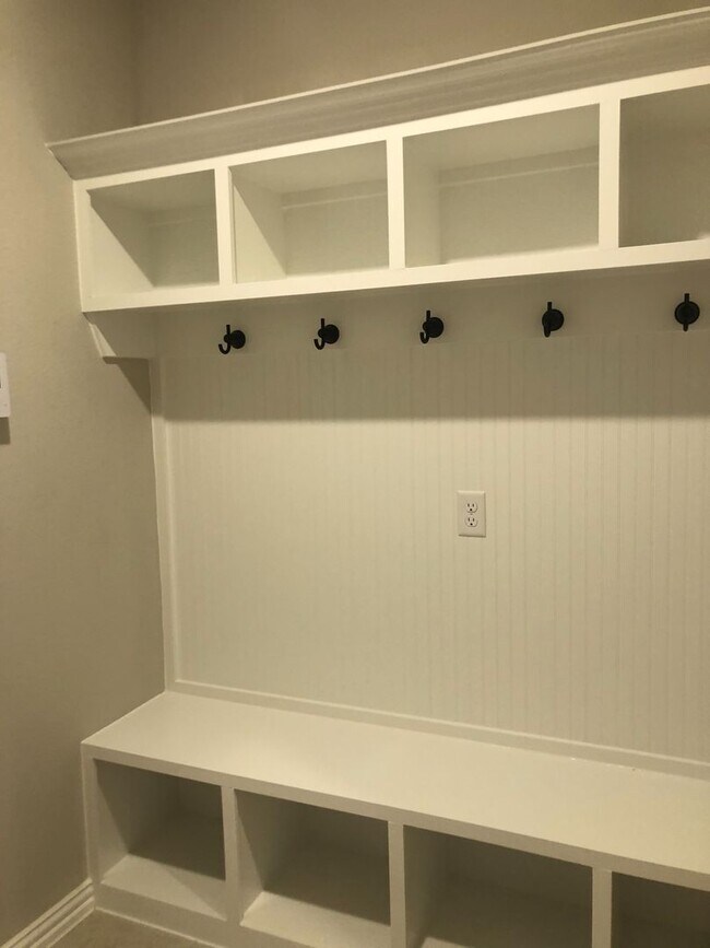 Foto del edificio - Ranch-Style 3 Bedroom/2bath w Designated O...