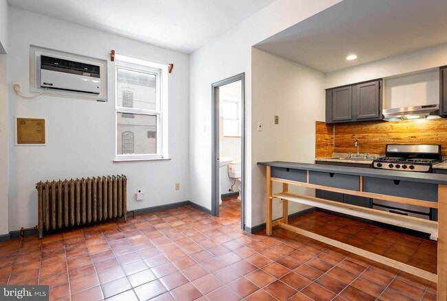 Building Photo - 1327 Snyder Ave