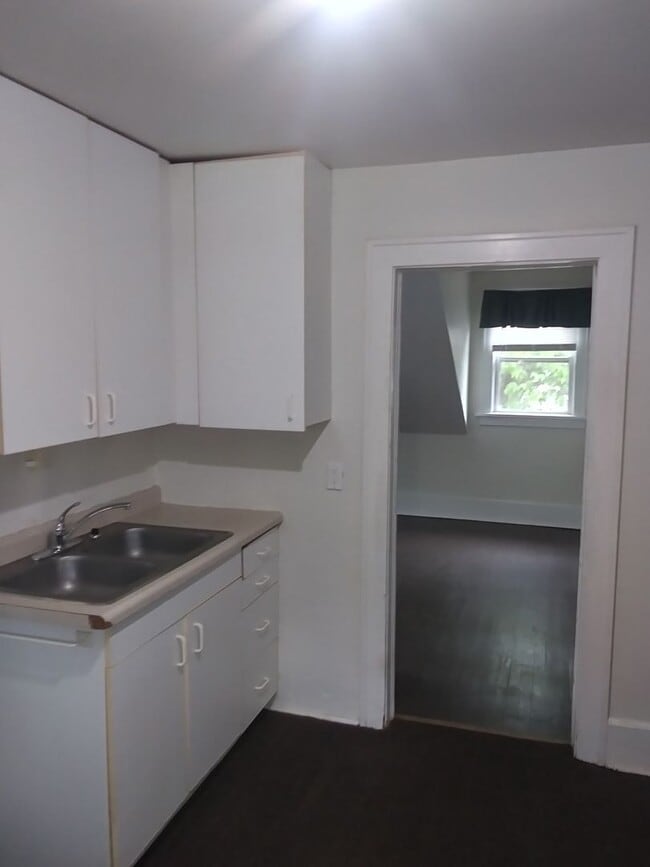 Building Photo - 713-713-713-712 13th Ave