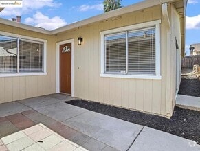 Building Photo - 1727 Linden Way